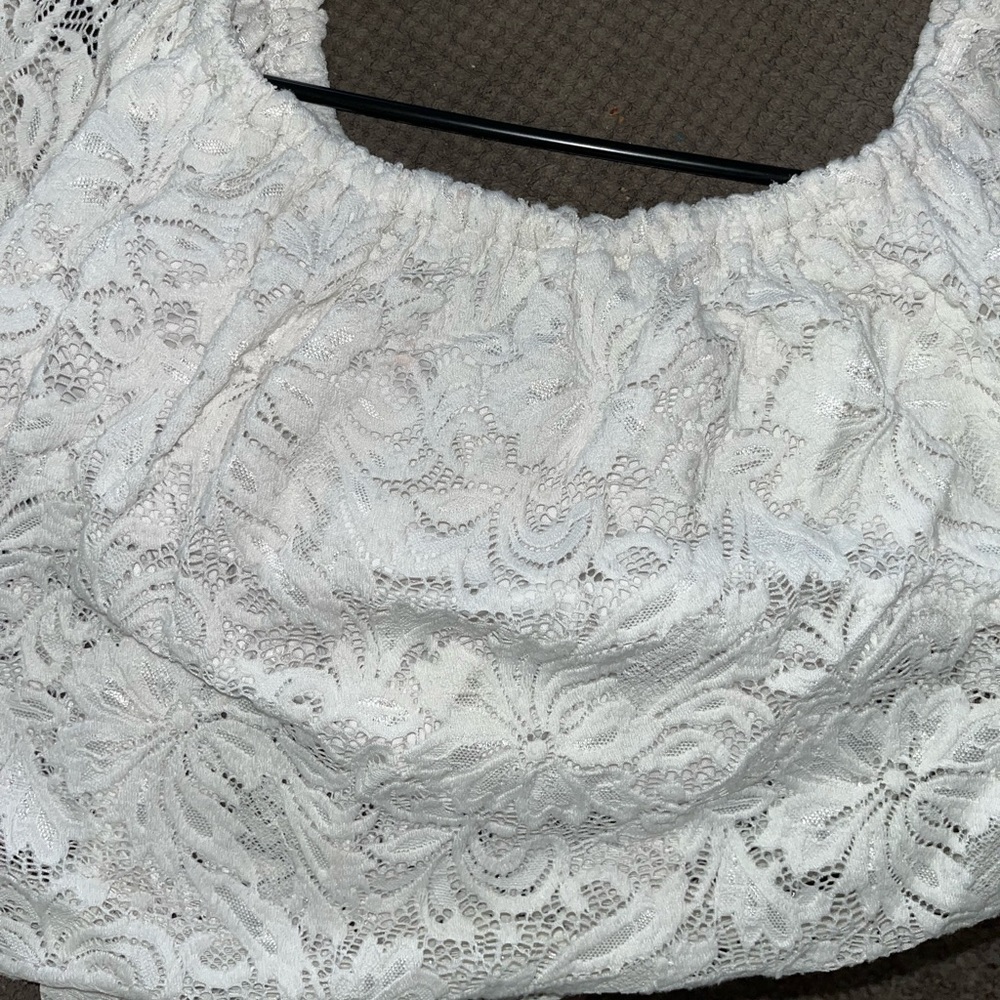 🧨Large lace off shoulder top - Picture 5 of 10